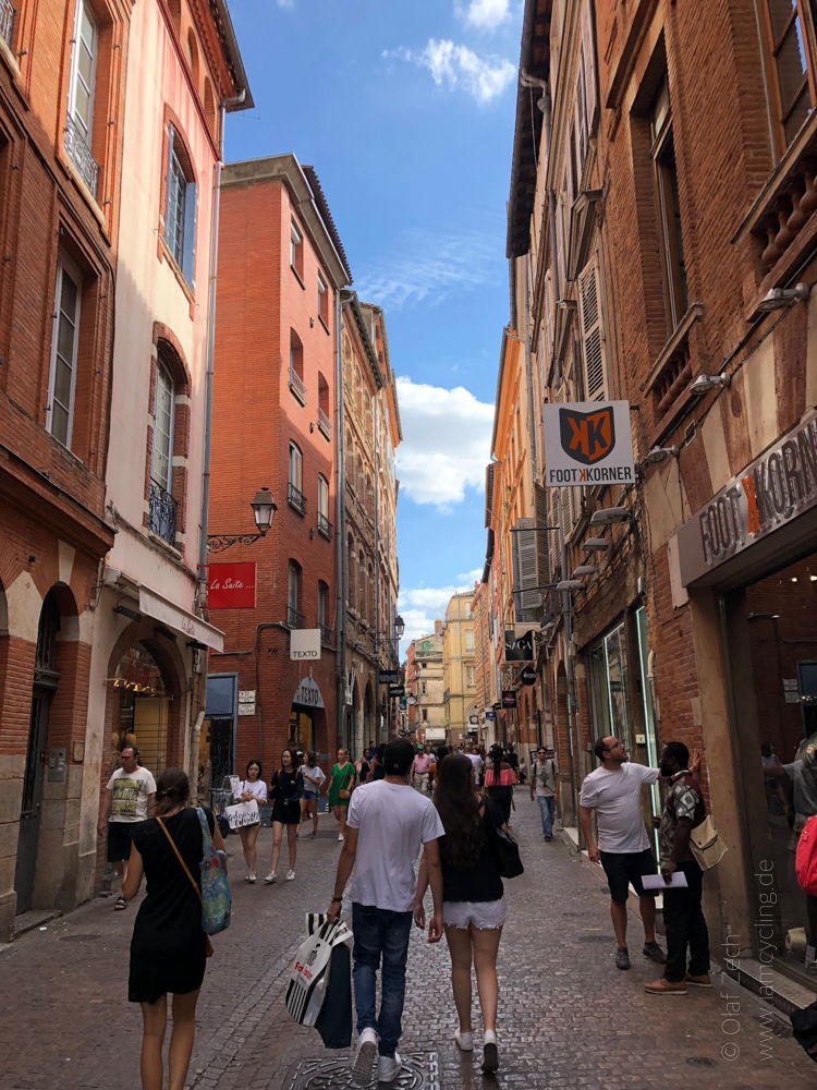 Rennradreise "Pyrenäen-Klassiker" - Rue de Saint-Rome in Toulouse