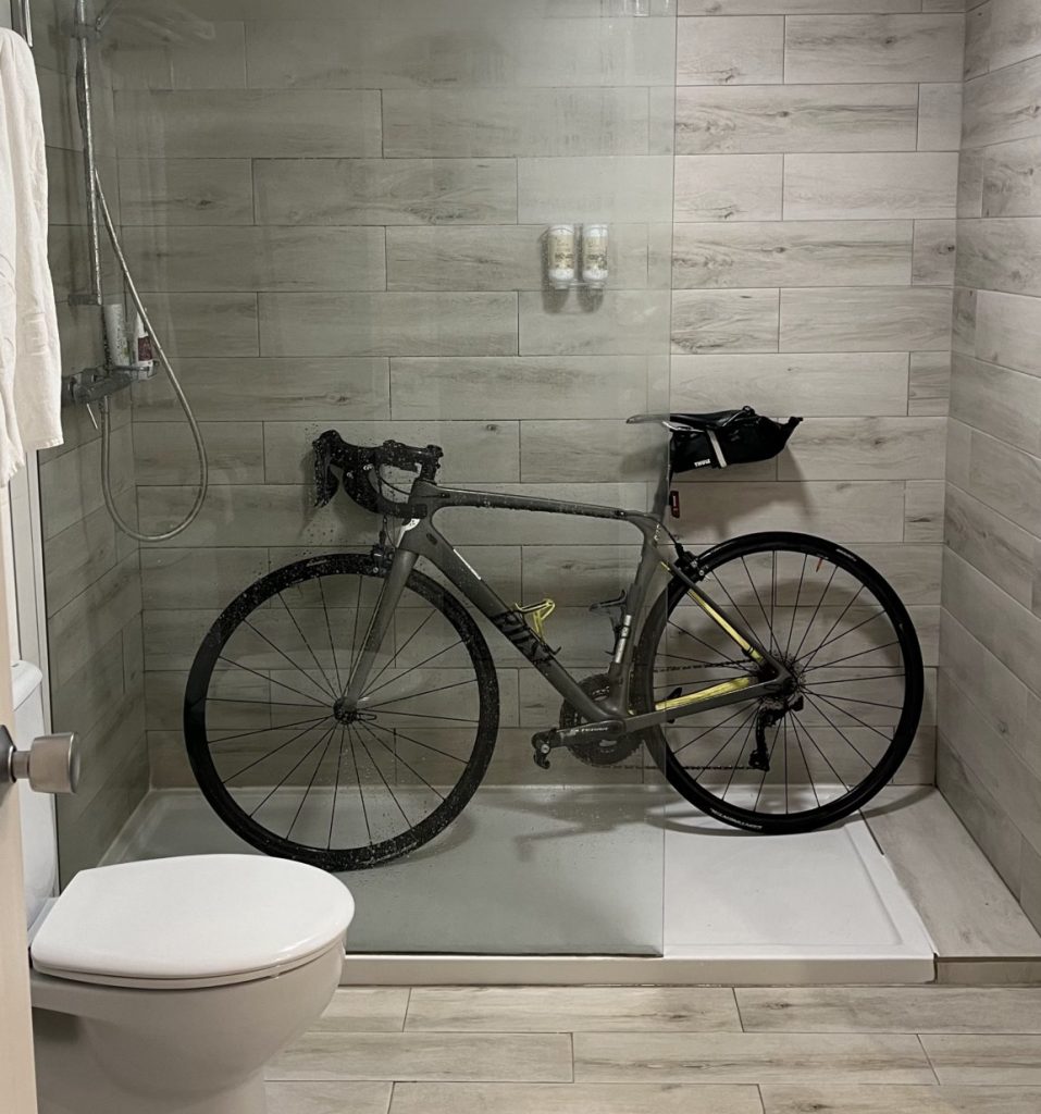 I am cycling - Saisonplanung 2023 - Rad in der Dusche